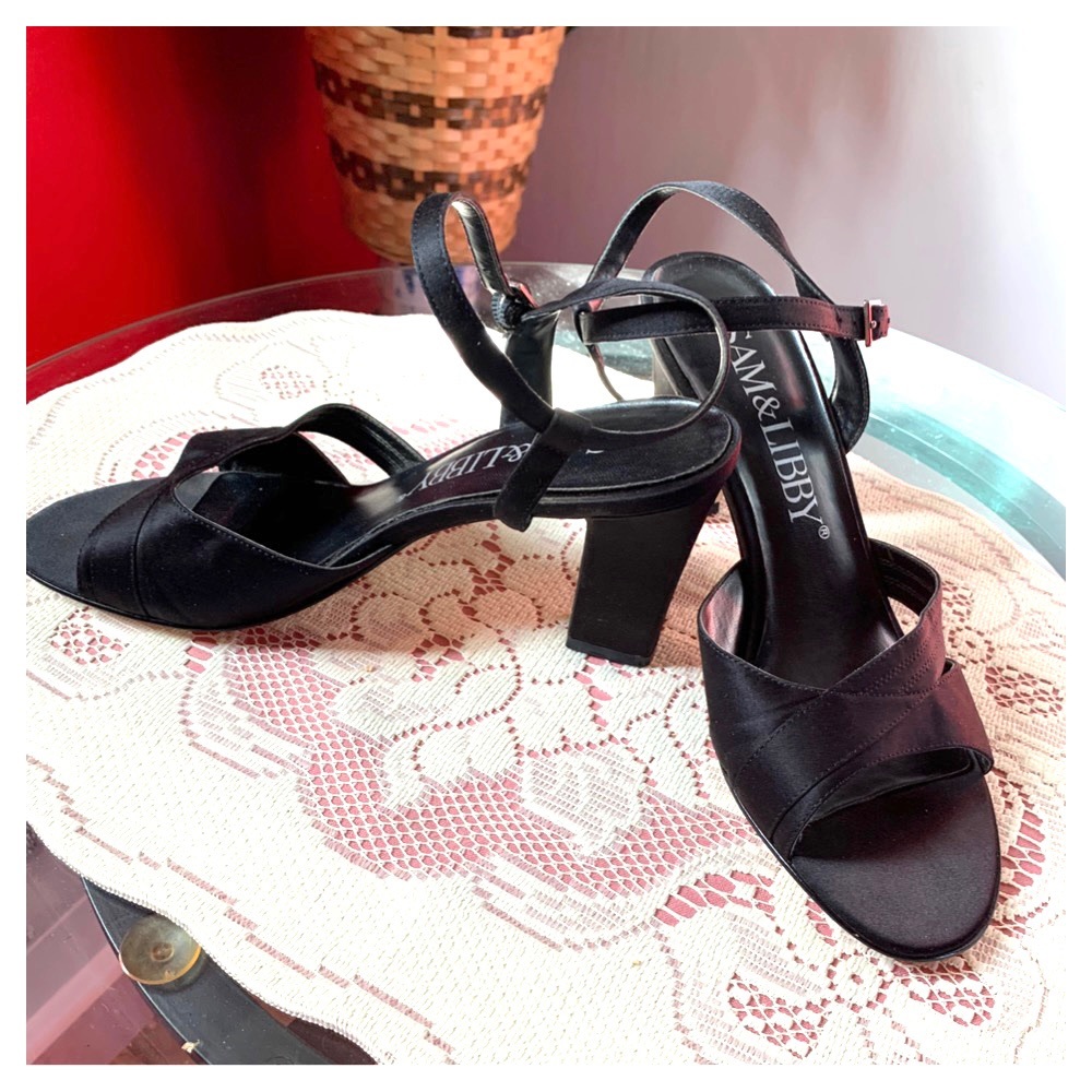 SAM & LIBBY pumps.